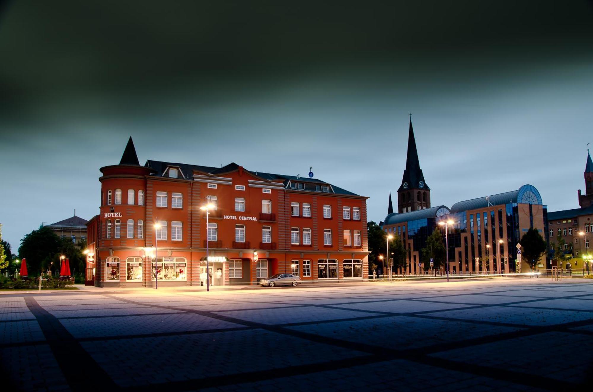 Hotel "Central" Inh Carolin Krause Bitterfeld-Wolfen Экстерьер фото
